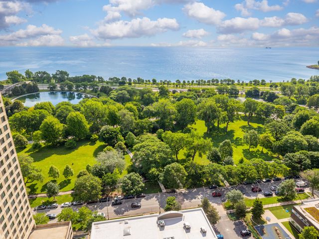 5201 S CORNELL Avenue 27D, Chicago, IL 60615