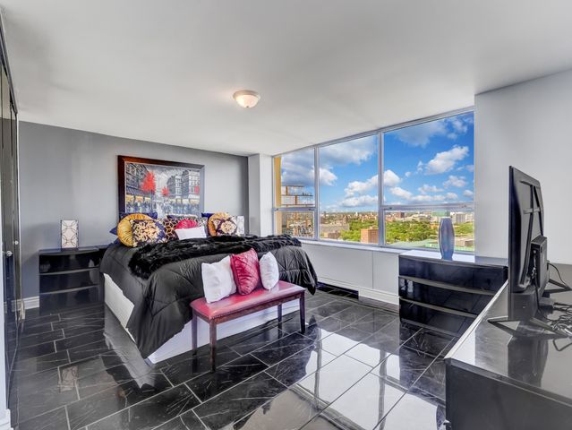 5201 S CORNELL Avenue 27D, Chicago, IL 60615