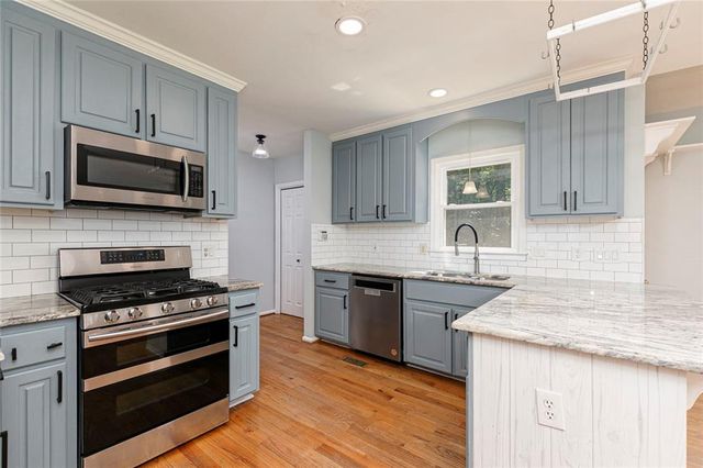 482 Broadstone Way NW, Acworth, GA 30101