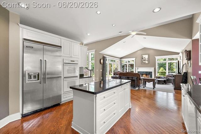 5022 Lone Pine Lane, Bloomfield Hills, MI 48302