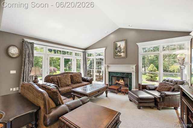 5022 Lone Pine Lane, Bloomfield Hills, MI 48302