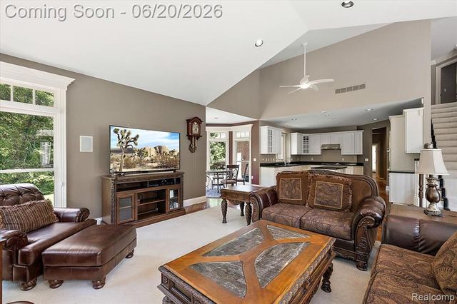 5022 Lone Pine Lane, Bloomfield Hills, MI 48302