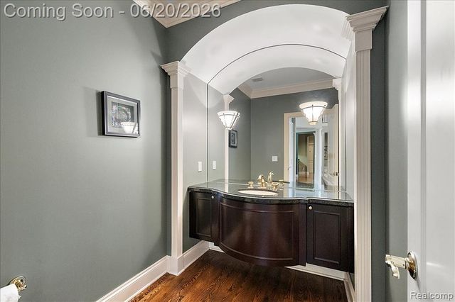 5022 Lone Pine Lane, Bloomfield Hills, MI 48302