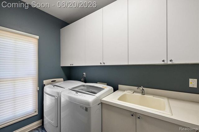 5022 Lone Pine Lane, Bloomfield Hills, MI 48302