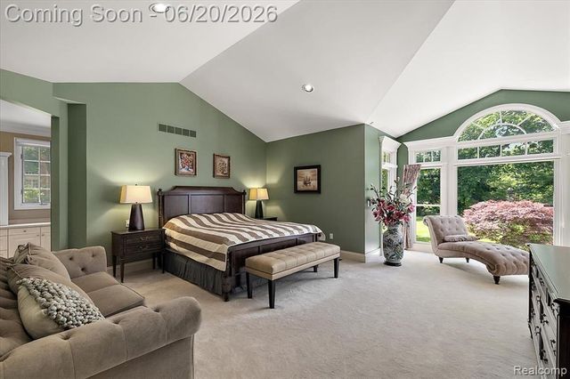 5022 Lone Pine Lane, Bloomfield Hills, MI 48302