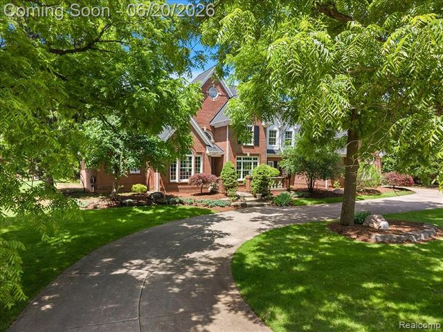 5022 Lone Pine Lane, Bloomfield Hills, MI 48302