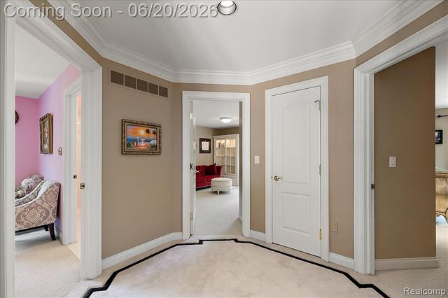 5022 Lone Pine Lane, Bloomfield Hills, MI 48302