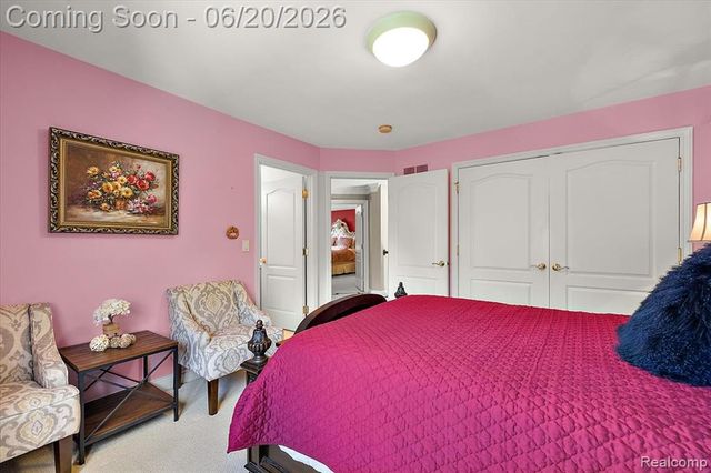 5022 Lone Pine Lane, Bloomfield Hills, MI 48302