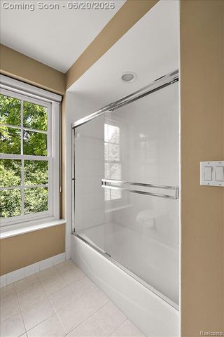 5022 Lone Pine Lane, Bloomfield Hills, MI 48302