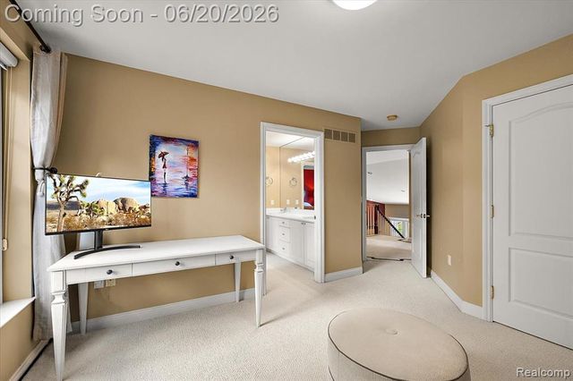 5022 Lone Pine Lane, Bloomfield Hills, MI 48302