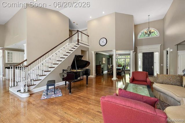 5022 Lone Pine Lane, Bloomfield Hills, MI 48302
