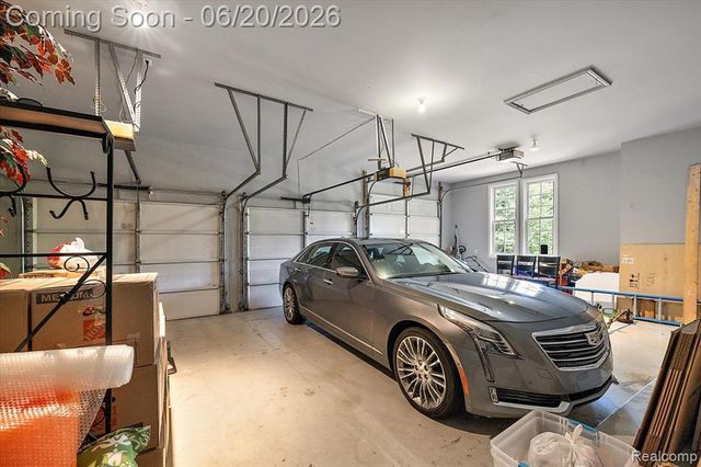 5022 Lone Pine Lane, Bloomfield Hills, MI 48302