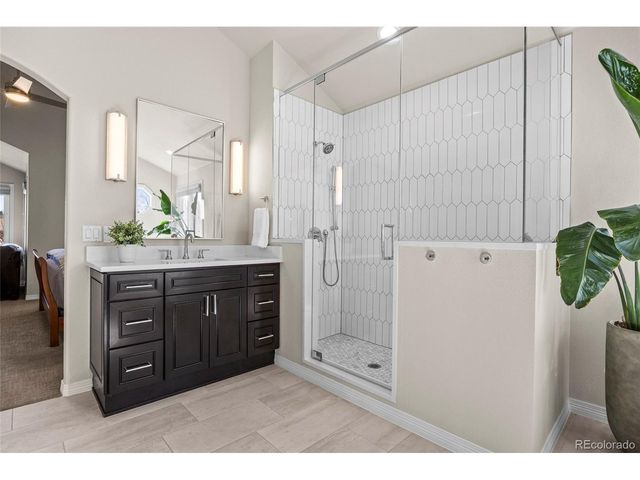 8555 Green Island Cir, Lone Tree, CO 80124