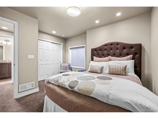 8555 Green Island Cir, Lone Tree, CO 80124