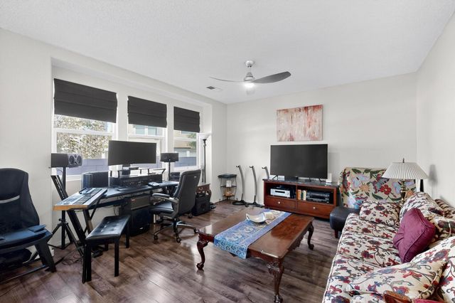 601 Menaul Boulevard NE UNIT 1404, Albuquerque, NM 87107