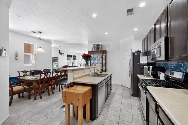 601 Menaul Boulevard NE UNIT 1404, Albuquerque, NM 87107