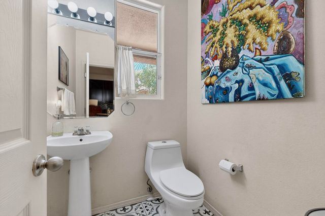 601 Menaul Boulevard NE UNIT 1404, Albuquerque, NM 87107