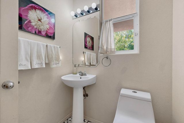 601 Menaul Boulevard NE UNIT 1404, Albuquerque, NM 87107