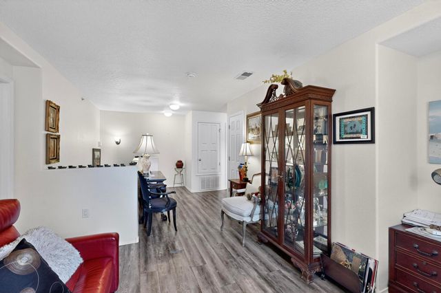 601 Menaul Boulevard NE UNIT 1404, Albuquerque, NM 87107
