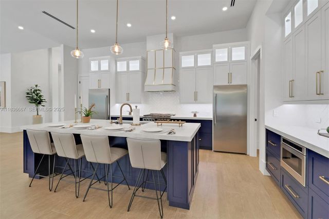 524 13th Street SW, Naples, FL 34117