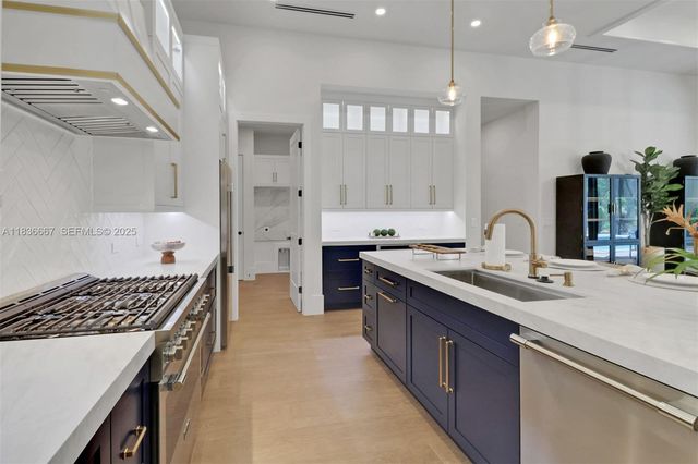524 13th Street SW, Naples, FL 34117