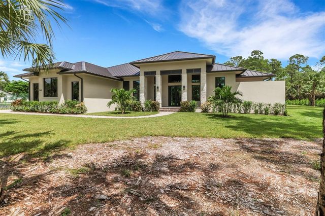 524 13th Street SW, Naples, FL 34117