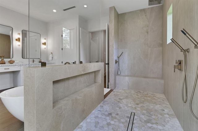524 13th Street SW, Naples, FL 34117