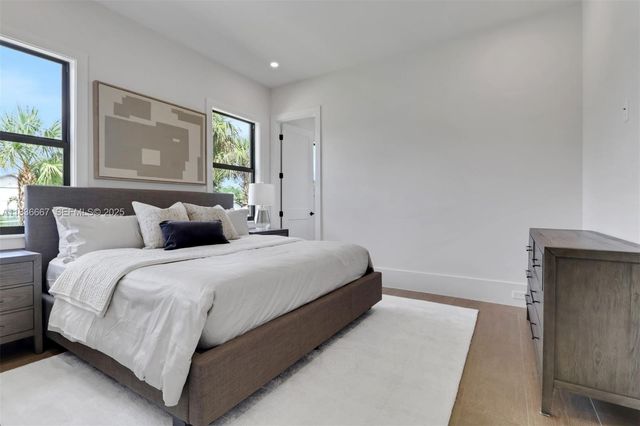 524 13th Street SW, Naples, FL 34117