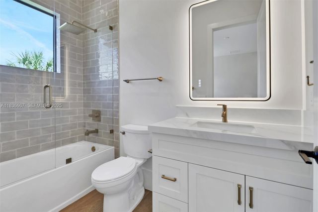 524 13th Street SW, Naples, FL 34117