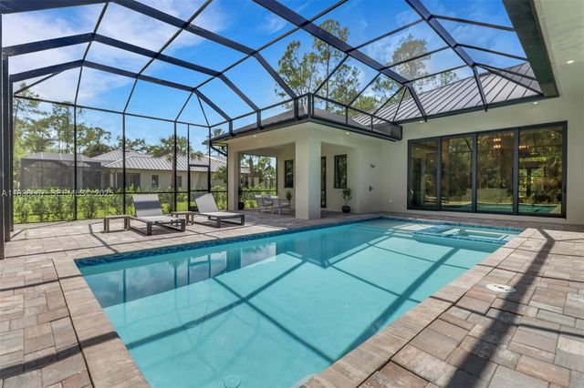 524 13th Street SW, Naples, FL 34117