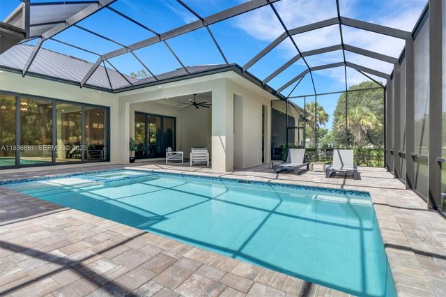 524 13th Street SW, Naples, FL 34117