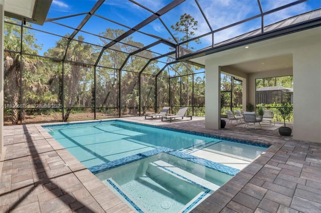 524 13th Street SW, Naples, FL 34117