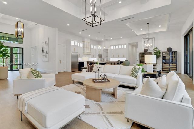 524 13th Street SW, Naples, FL 34117