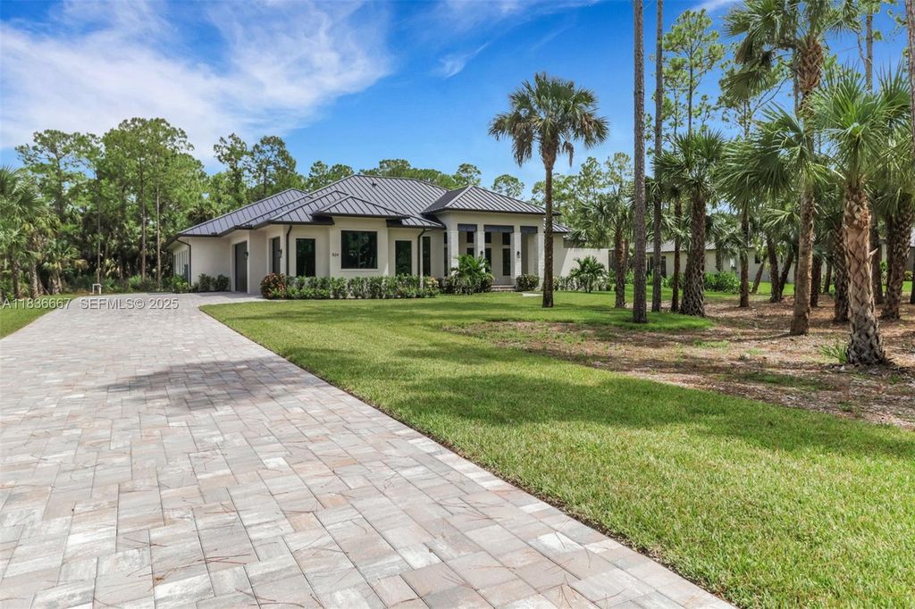 524 13th Street SW, Naples, FL 34117