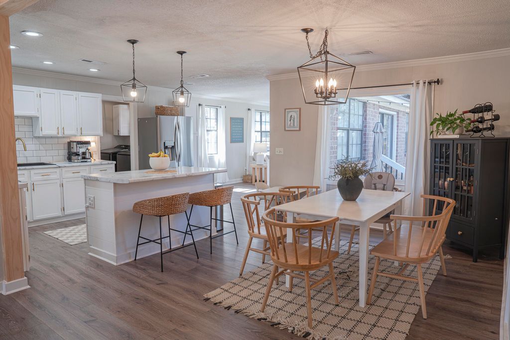 Image 10 of property listing at 105 Cynthia Lane, Summerville, SC 29485