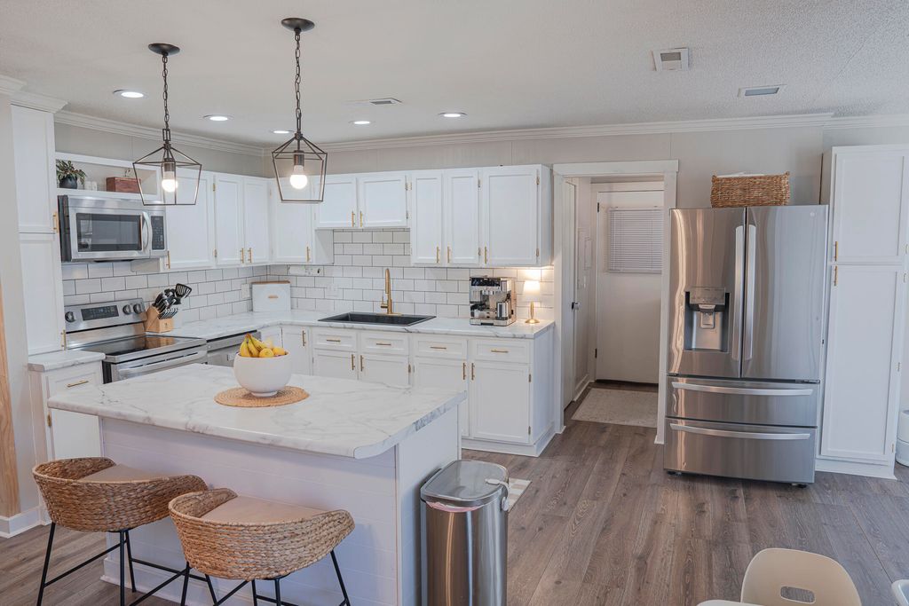 Image 14 of property listing at 105 Cynthia Lane, Summerville, SC 29485