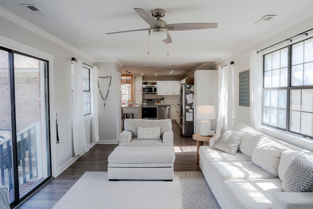 Image 21 of property listing at 105 Cynthia Lane, Summerville, SC 29485