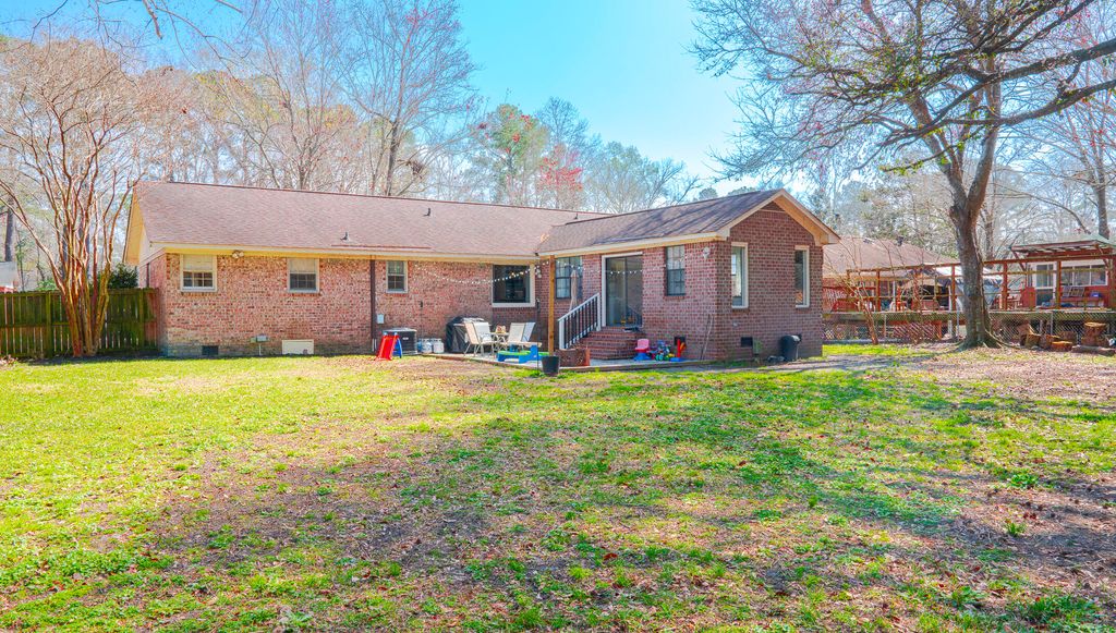 Image 45 of property listing at 105 Cynthia Lane, Summerville, SC 29485