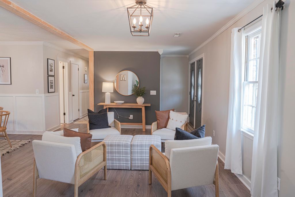 Image 9 of property listing at 105 Cynthia Lane, Summerville, SC 29485