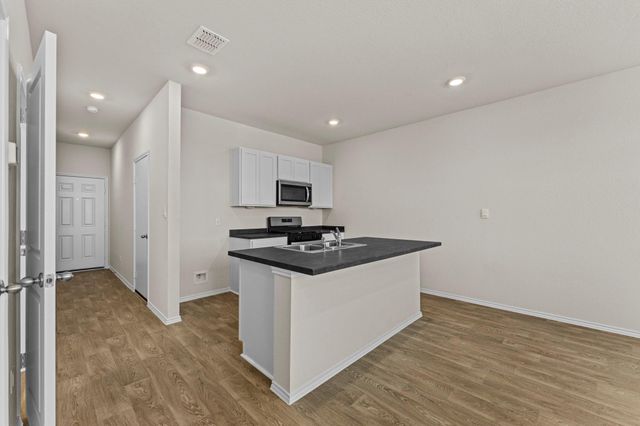 140 Kendall LN, Maxwell, TX 78656