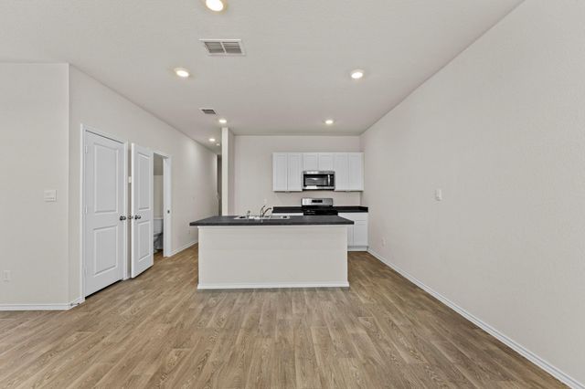 140 Kendall LN, Maxwell, TX 78656