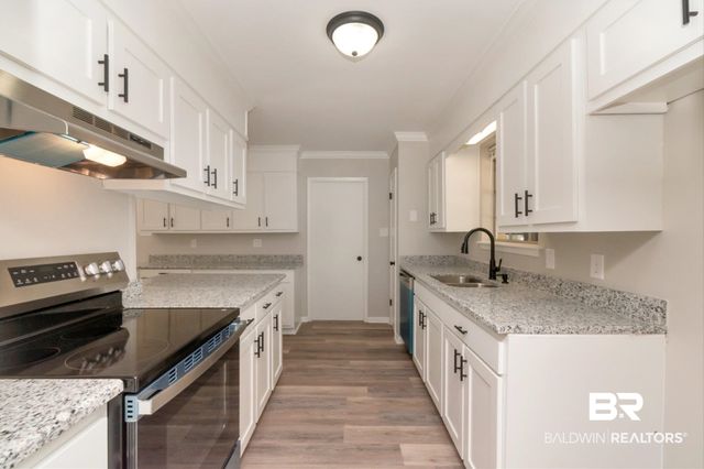 8045 Oak Hill Drive, Semmes, AL 36575