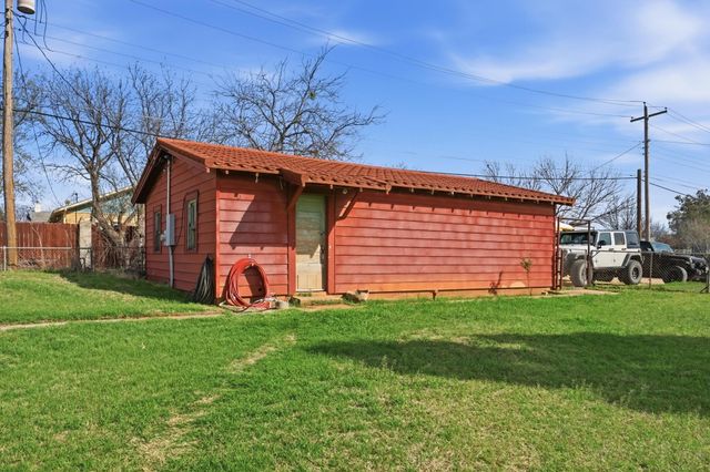 1331 Avenue O, Anson, TX 79501