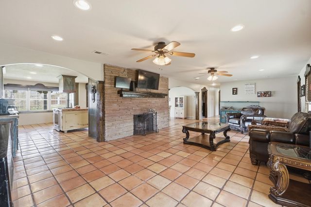 1331 Avenue O, Anson, TX 79501