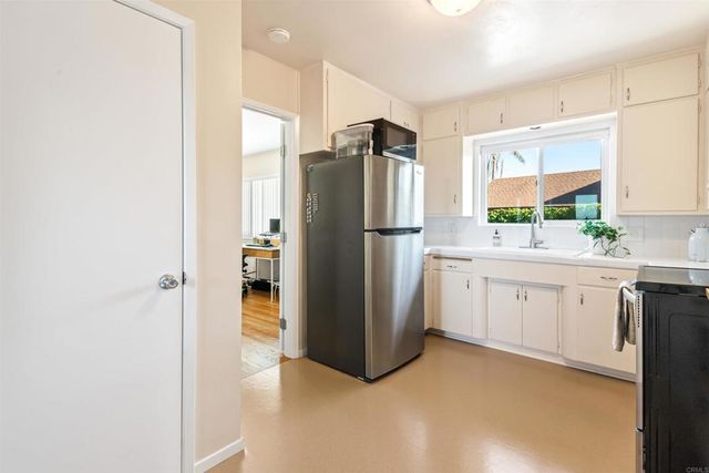 471 Palm Drive, Vista, CA 92084