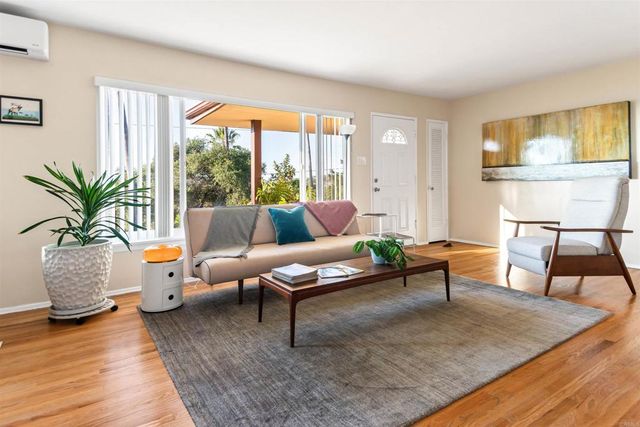 471 Palm Drive, Vista, CA 92084