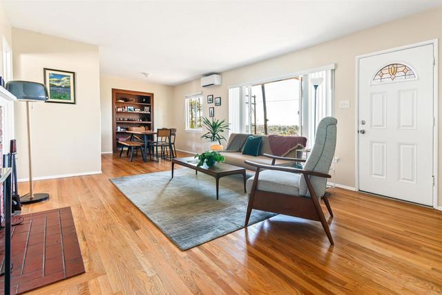 471 Palm Drive, Vista, CA 92084