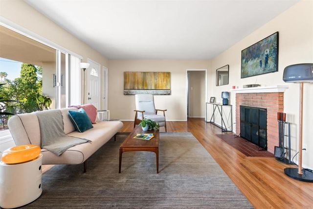 471 Palm Drive, Vista, CA 92084