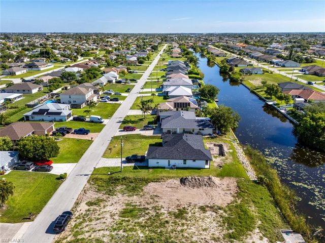 3607 SW 8th CT, Cape Coral, FL 33914