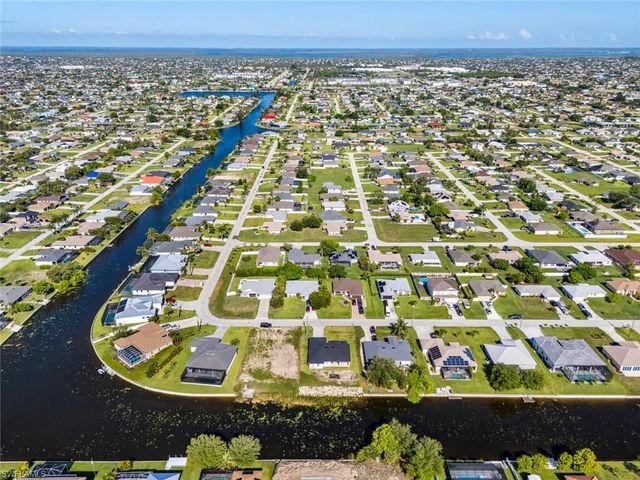 3607 SW 8th CT, Cape Coral, FL 33914